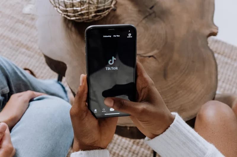 Short-Form Video for Ecommerce: Drive Sales with Reels, Shorts & TikToks (2026)